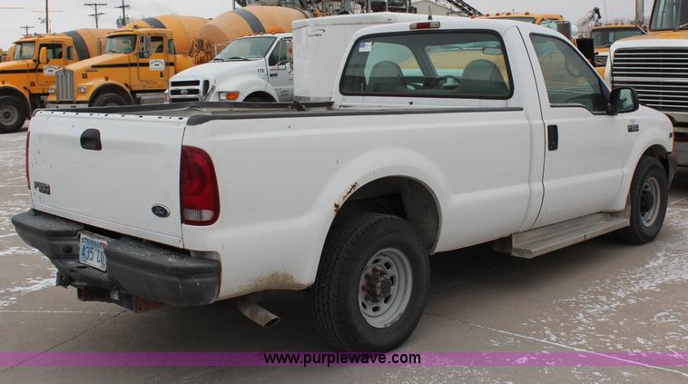 image for item H1373 2001 Ford F250 XL pickup truck