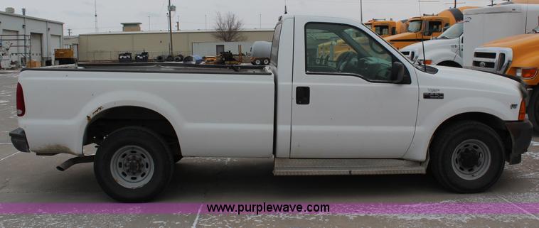 image for item H1373 2001 Ford F250 XL pickup truck
