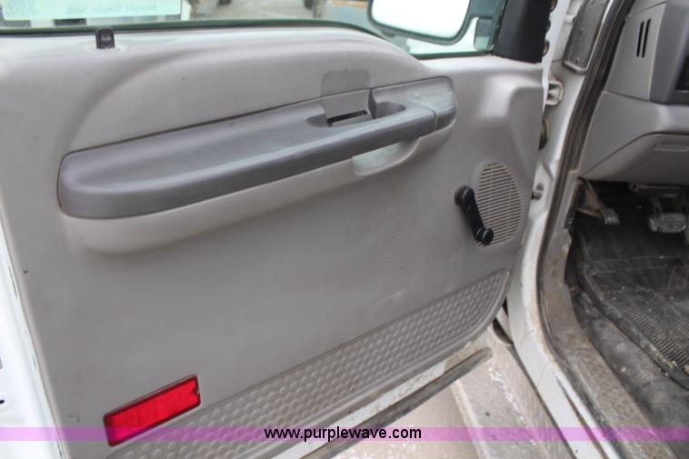 image for item H1373 2001 Ford F250 XL pickup truck