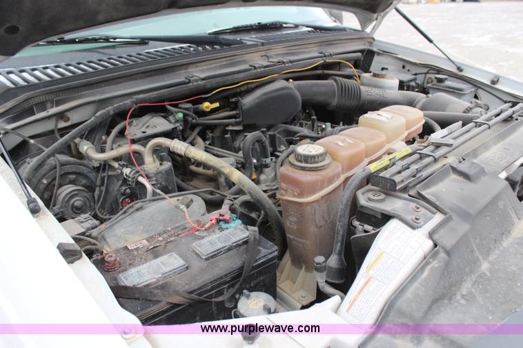 image for item H1373 2001 Ford F250 XL pickup truck