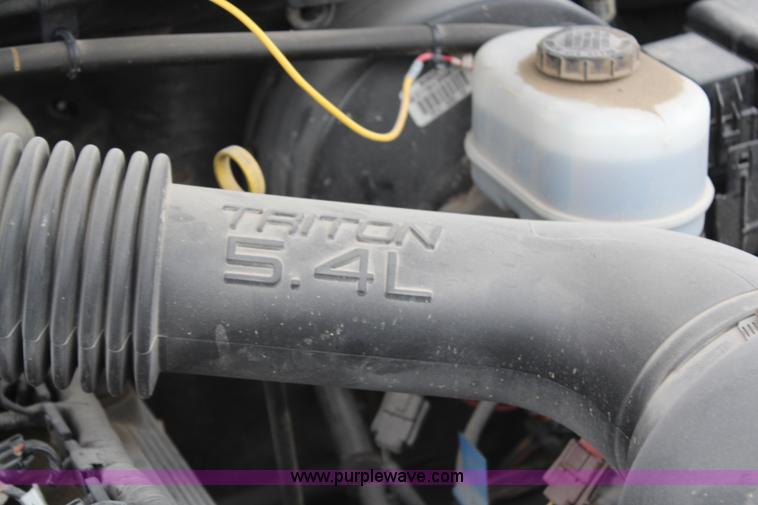 image for item H1373 2001 Ford F250 XL pickup truck