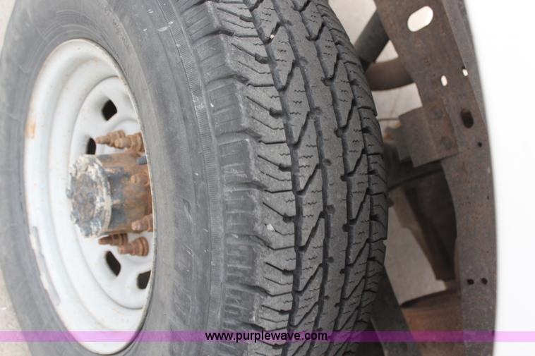 image for item H1373 2001 Ford F250 XL pickup truck