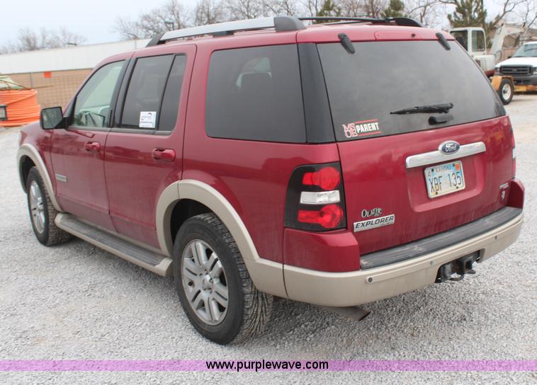 image for item H1384 2006 Ford Explorer Eddie Bauer SUV
