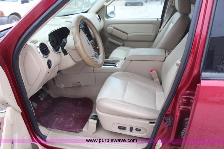 image for item H1384 2006 Ford Explorer Eddie Bauer SUV