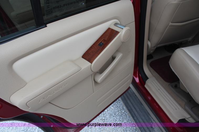 image for item H1384 2006 Ford Explorer Eddie Bauer SUV