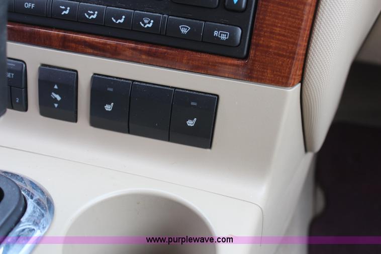 image for item H1384 2006 Ford Explorer Eddie Bauer SUV