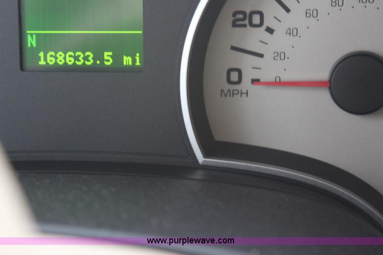 image for item H1384 2006 Ford Explorer Eddie Bauer SUV