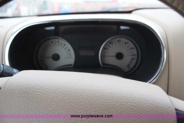 image for item H1384 2006 Ford Explorer Eddie Bauer SUV