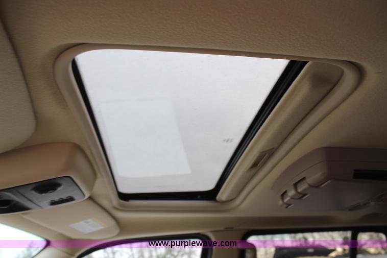 image for item H1384 2006 Ford Explorer Eddie Bauer SUV