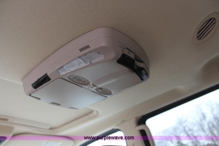 image for item H1384 2006 Ford Explorer Eddie Bauer SUV