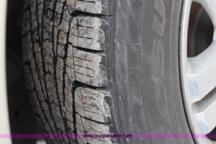 image for item H1384 2006 Ford Explorer Eddie Bauer SUV