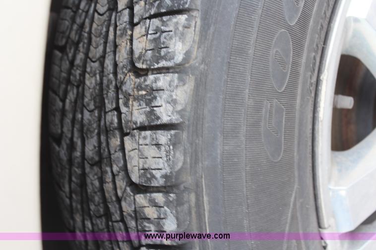 image for item H1384 2006 Ford Explorer Eddie Bauer SUV