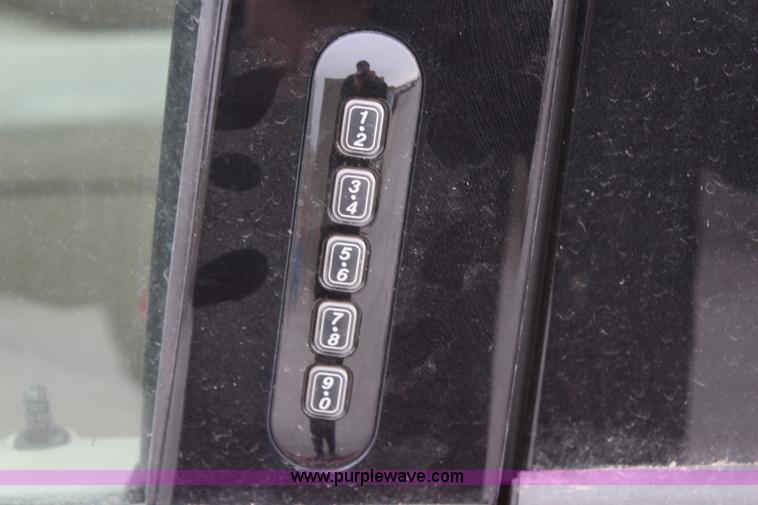 image for item H1384 2006 Ford Explorer Eddie Bauer SUV