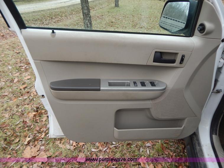 image for item H3887 2008 Ford Escape XLT SUV