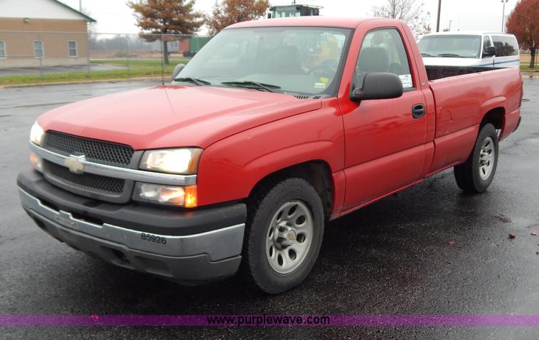 image for item H3922 2005 Chevrolet Silverado 1500 pickup truck