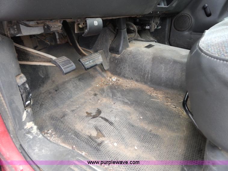 image for item H3922 2005 Chevrolet Silverado 1500 pickup truck