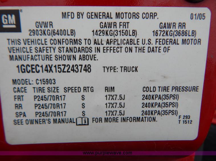 image for item H3922 2005 Chevrolet Silverado 1500 pickup truck