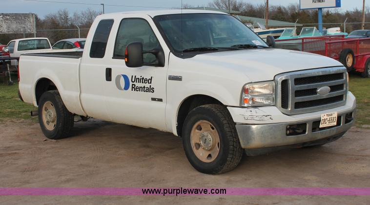 image for item H8313 2007 Ford F250 Super Duty XLT SuperCab pickup truck