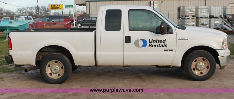 image for item H8313 2007 Ford F250 Super Duty XLT SuperCab pickup truck
