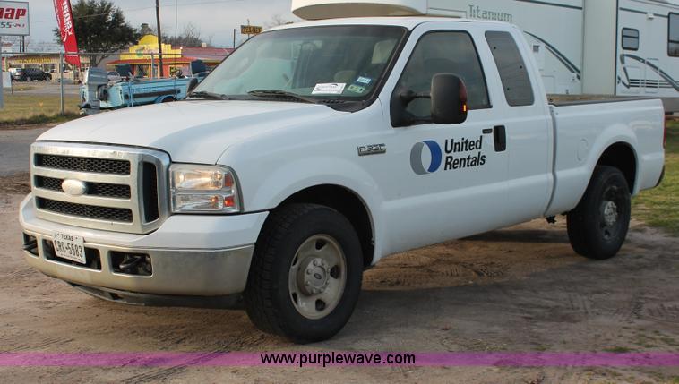 image for item H8313 2007 Ford F250 Super Duty XLT SuperCab pickup truck