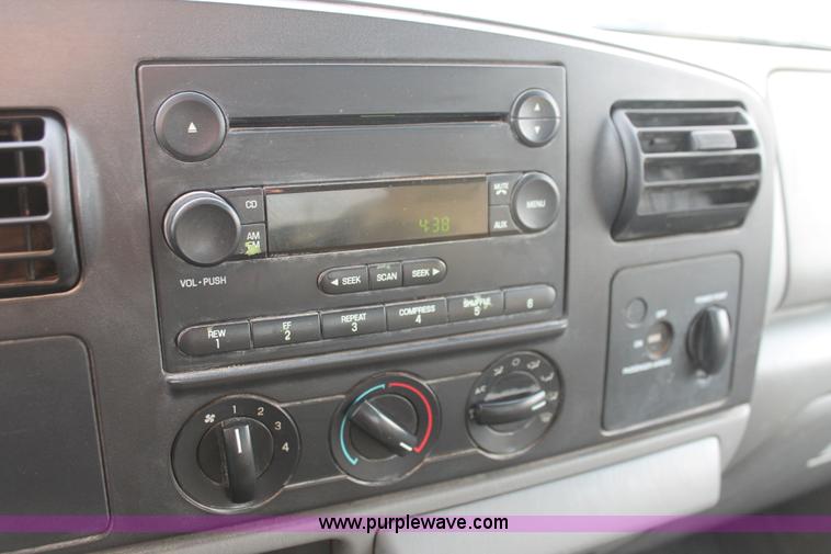 image for item H8313 2007 Ford F250 Super Duty XLT SuperCab pickup truck