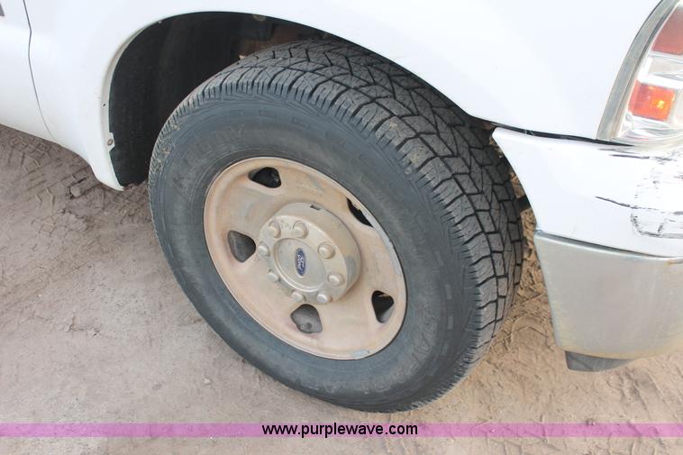 image for item H8313 2007 Ford F250 Super Duty XLT SuperCab pickup truck