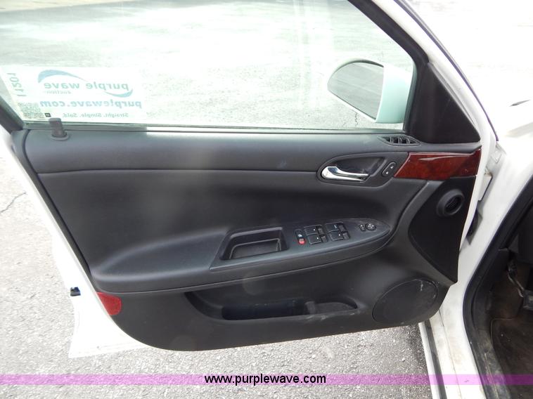 image for item I1201 2007 Chevrolet Impala LS