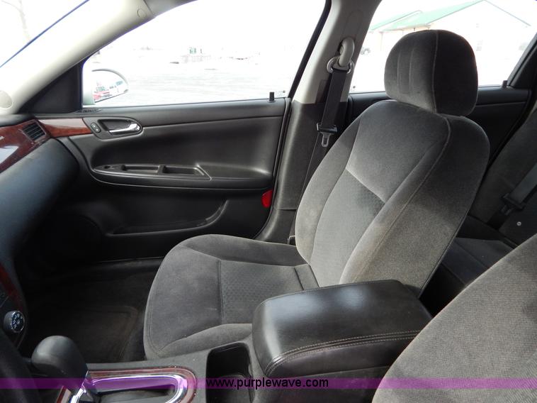 image for item I1201 2007 Chevrolet Impala LS