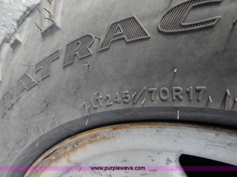 image for item I1202 2005 Ford F250 Super Duty Crew Cab pickup truck