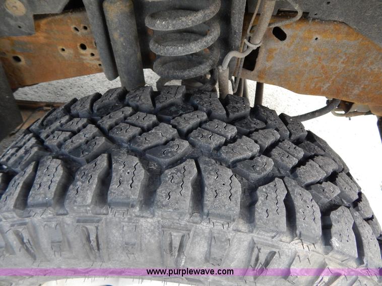 image for item I1202 2005 Ford F250 Super Duty Crew Cab pickup truck