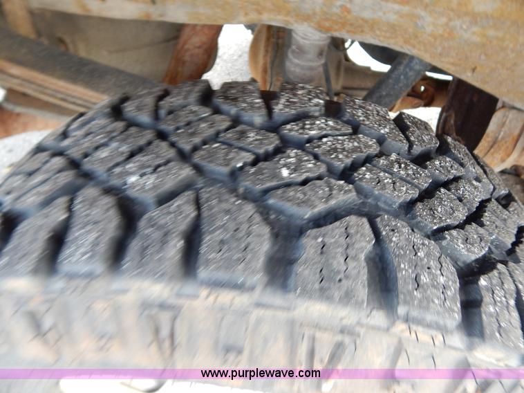 image for item I1202 2005 Ford F250 Super Duty Crew Cab pickup truck