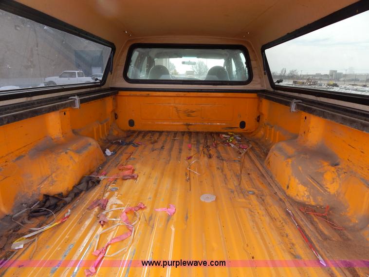 image for item I1202 2005 Ford F250 Super Duty Crew Cab pickup truck