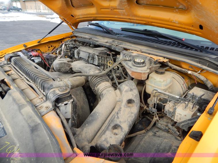 image for item I1202 2005 Ford F250 Super Duty Crew Cab pickup truck