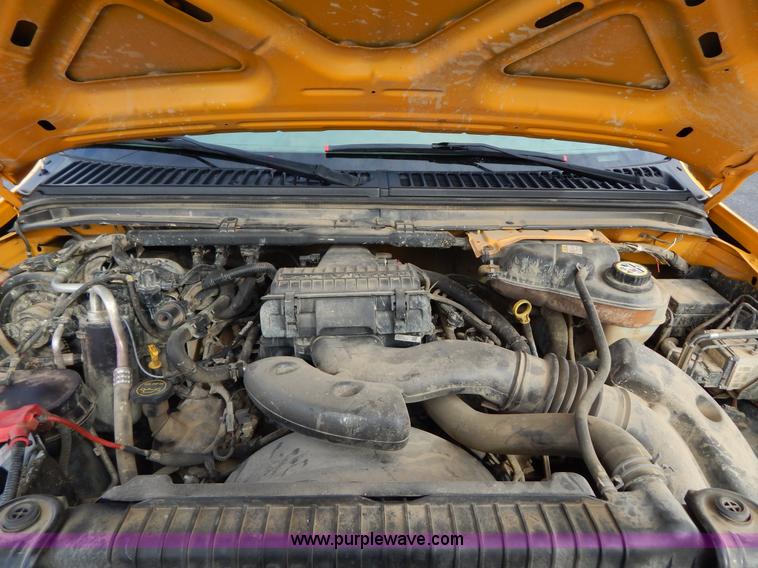 image for item I1202 2005 Ford F250 Super Duty Crew Cab pickup truck