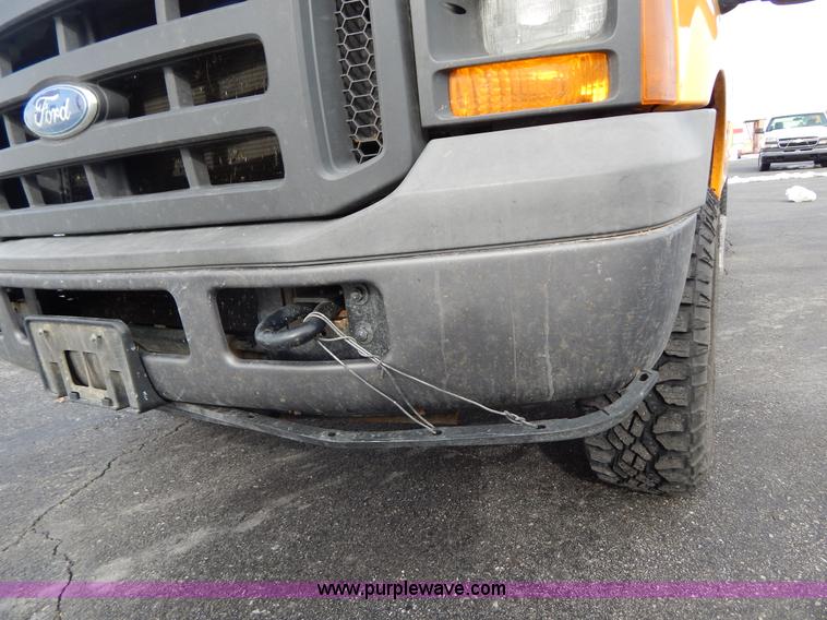 image for item I1202 2005 Ford F250 Super Duty Crew Cab pickup truck