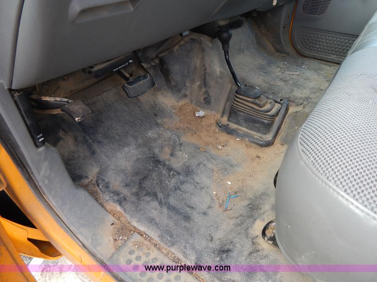 image for item I1202 2005 Ford F250 Super Duty Crew Cab pickup truck