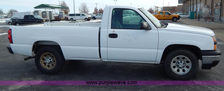 image for item I1203 2006 Chevrolet Silverado 1500 pickup truck