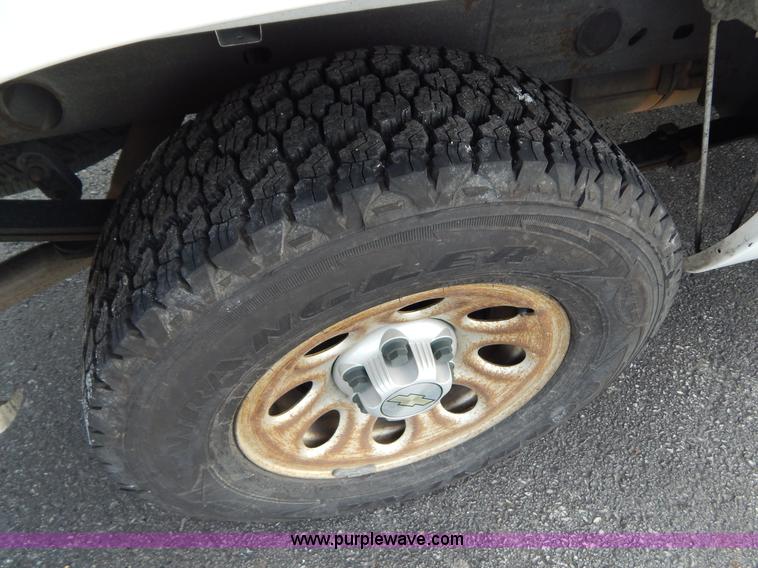 image for item I1203 2006 Chevrolet Silverado 1500 pickup truck