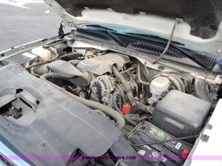 image for item I1203 2006 Chevrolet Silverado 1500 pickup truck