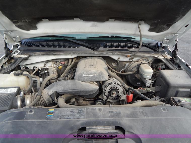 image for item I1203 2006 Chevrolet Silverado 1500 pickup truck