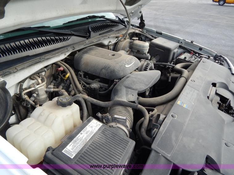 image for item I1203 2006 Chevrolet Silverado 1500 pickup truck