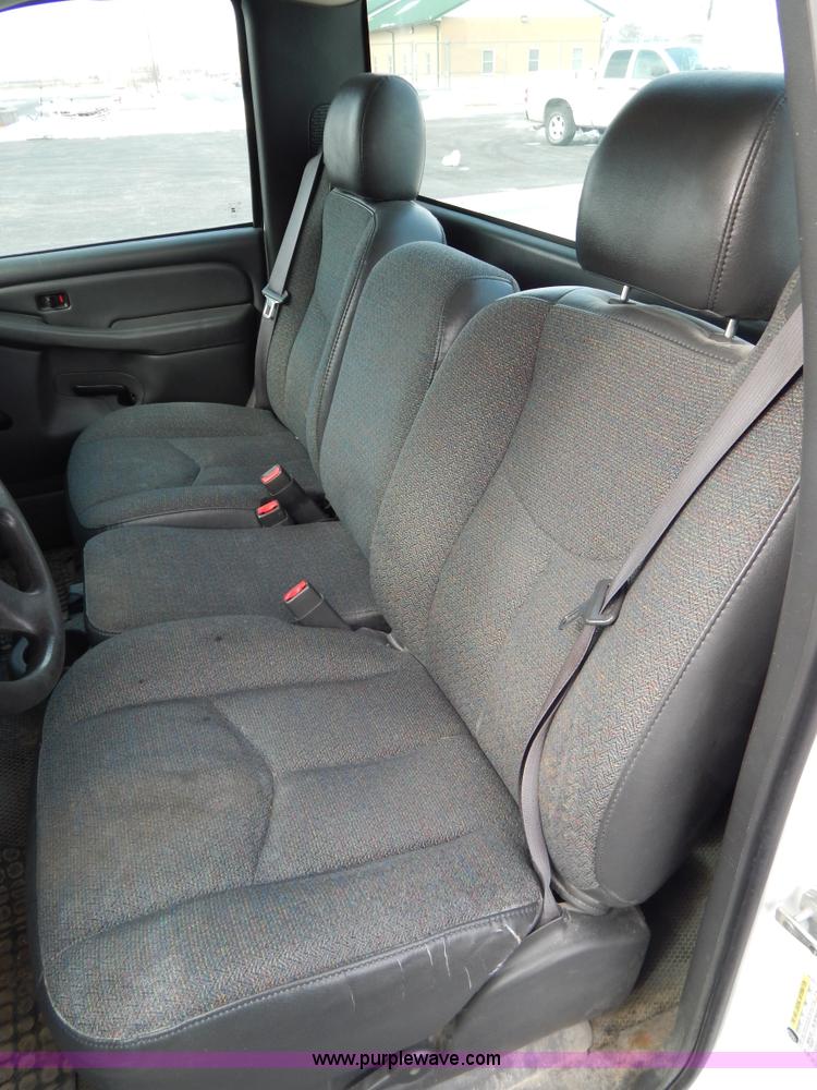 image for item I1203 2006 Chevrolet Silverado 1500 pickup truck