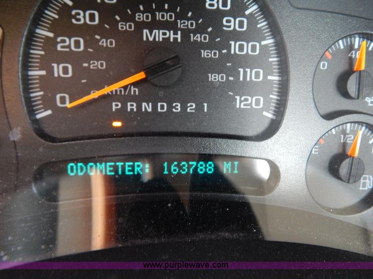 image for item I1203 2006 Chevrolet Silverado 1500 pickup truck