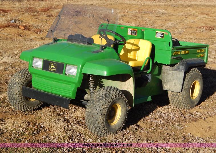image for item I1228 2001 John Deere Gator utility vehicle