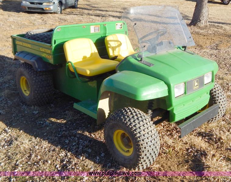 image for item I1228 2001 John Deere Gator utility vehicle