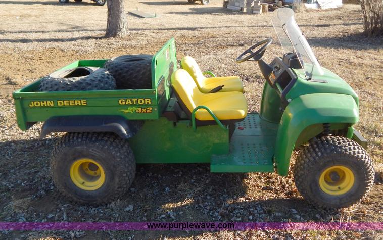 image for item I1228 2001 John Deere Gator utility vehicle