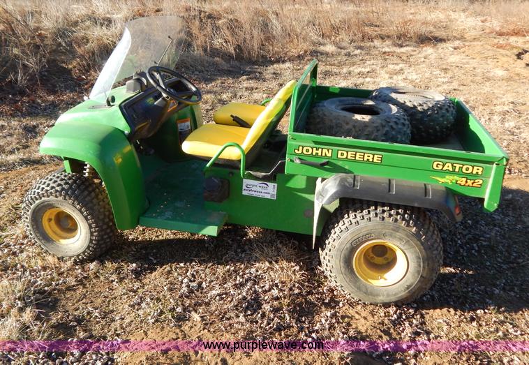image for item I1228 2001 John Deere Gator utility vehicle