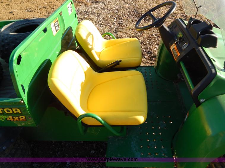 image for item I1228 2001 John Deere Gator utility vehicle