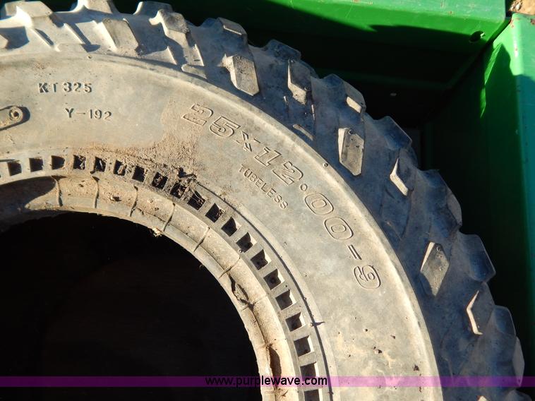 image for item I1228 2001 John Deere Gator utility vehicle