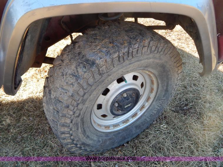 image for item I1231 1987 AMC Cherokee Pioneer SUV